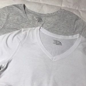 2 Short sleeve T-shirts
